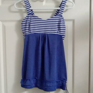 5/$20**Size 6 Lululemon Back on Track blue and white  tank with cinched bottom